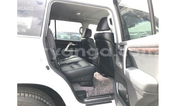 Buy Import Toyota Land Cruiser White Car in Import - Dubai in Malawi Buy Import Toyota Land Cruiser White Car in Import - Dubai in Malawi