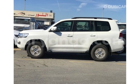 Buy Import Toyota Land Cruiser White Car in Import - Dubai in Malawi Buy Import Toyota Land Cruiser White Car in Import - Dubai in Malawi