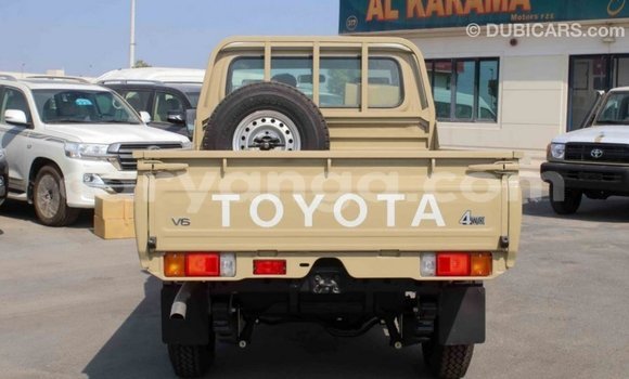 Nunua Imported Toyota Land Cruiser Beige Gari ndani ya Import - Dubai nchini Malawi Nunua Imported Toyota Land Cruiser Beige Gari ndani ya Import - Dubai nchini Malawi