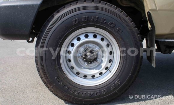 Nunua Imported Toyota Land Cruiser Beige Gari ndani ya Import - Dubai nchini Malawi Nunua Imported Toyota Land Cruiser Beige Gari ndani ya Import - Dubai nchini Malawi