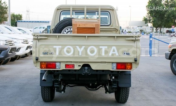 Buy Import Toyota Land Cruiser Beige Car in Import - Dubai in Malawi Buy Import Toyota Land Cruiser Beige Car in Import - Dubai in Malawi