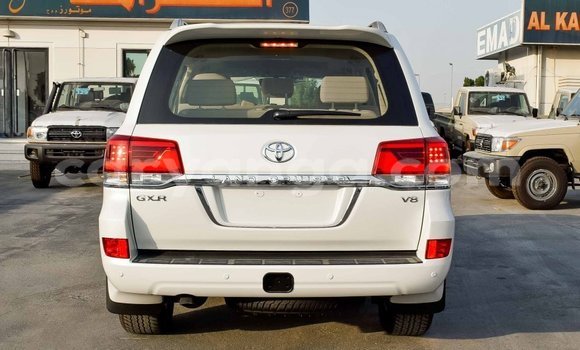 Buy Import Toyota Land Cruiser White Car in Import - Dubai in Malawi Buy Import Toyota Land Cruiser White Car in Import - Dubai in Malawi