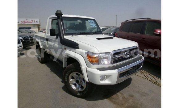 Acheter Import Voiture Toyota Land Cruiser Blanc à Import - Dubai, Malawi Acheter Import Voiture Toyota Land Cruiser Blanc à Import - Dubai, Malawi