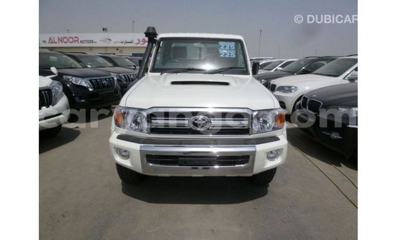 Acheter Import Voiture Toyota Land Cruiser Blanc à Import - Dubai, Malawi Acheter Import Voiture Toyota Land Cruiser Blanc à Import - Dubai, Malawi