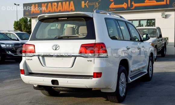 Buy Import Toyota Land Cruiser White Car in Import - Dubai in Malawi Buy Import Toyota Land Cruiser White Car in Import - Dubai in Malawi