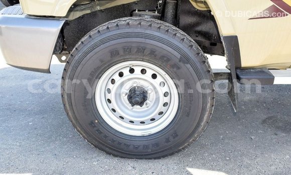 Buy Import Toyota Land Cruiser Beige Car in Import - Dubai in Malawi Buy Import Toyota Land Cruiser Beige Car in Import - Dubai in Malawi