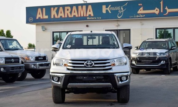 Nunua Imported Toyota Hilux White Gari ndani ya Import - Dubai nchini Malawi Nunua Imported Toyota Hilux White Gari ndani ya Import - Dubai nchini Malawi