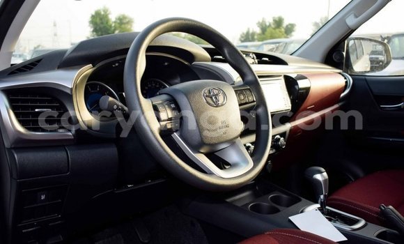 Nunua Imported Toyota Hilux White Gari ndani ya Import - Dubai nchini Malawi Nunua Imported Toyota Hilux White Gari ndani ya Import - Dubai nchini Malawi