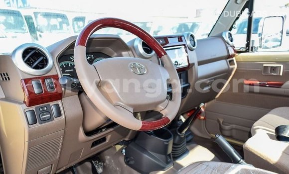 Buy Import Toyota Land Cruiser Beige Car in Import - Dubai in Malawi Buy Import Toyota Land Cruiser Beige Car in Import - Dubai in Malawi