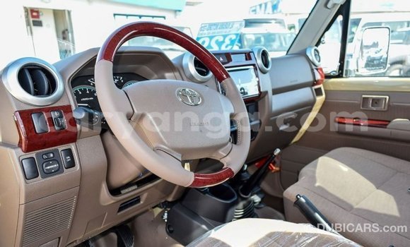 Buy Import Toyota Land Cruiser Beige Car in Import - Dubai in Malawi Buy Import Toyota Land Cruiser Beige Car in Import - Dubai in Malawi
