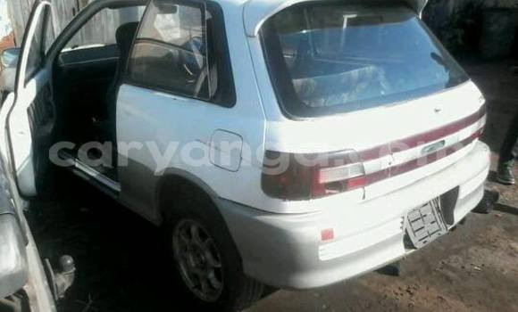 Nunua Ilio tumika Toyota Starlet White Gari ndani ya Limbe nchini Malawi Nunua Ilio tumika Toyota Starlet White Gari ndani ya Limbe nchini Malawi