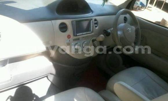 Nunua Ilio tumika Toyota Sienna White Gari ndani ya Limbe nchini Malawi Nunua Ilio tumika Toyota Sienna White Gari ndani ya Limbe nchini Malawi