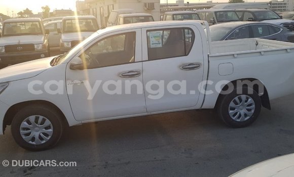 Nunua Imported Toyota Hilux White Gari ndani ya Import - Dubai nchini Malawi Nunua Imported Toyota Hilux White Gari ndani ya Import - Dubai nchini Malawi