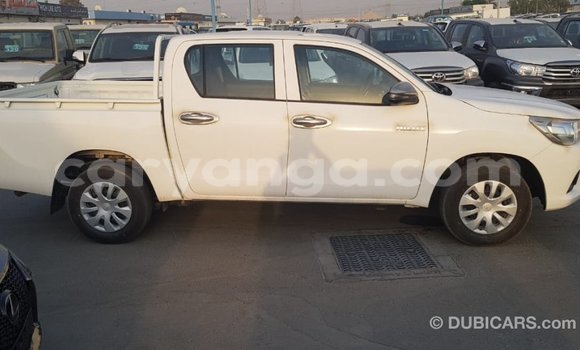 Nunua Imported Toyota Hilux White Gari ndani ya Import - Dubai nchini Malawi Nunua Imported Toyota Hilux White Gari ndani ya Import - Dubai nchini Malawi