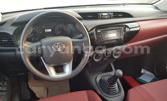 Nunua Imported Toyota Hilux White Gari ndani ya Import - Dubai nchini Malawi Nunua Imported Toyota Hilux White Gari ndani ya Import - Dubai nchini Malawi