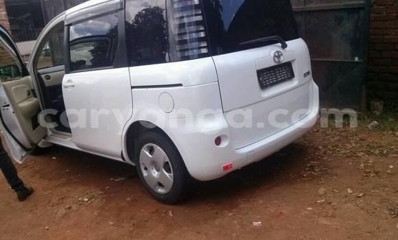 Nunua Ilio tumika Toyota Sienna White Gari ndani ya Limbe nchini Malawi Nunua Ilio tumika Toyota Sienna White Gari ndani ya Limbe nchini Malawi