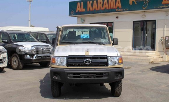 Nunua Imported Toyota Land Cruiser Beige Gari ndani ya Import - Dubai nchini Malawi Nunua Imported Toyota Land Cruiser Beige Gari ndani ya Import - Dubai nchini Malawi