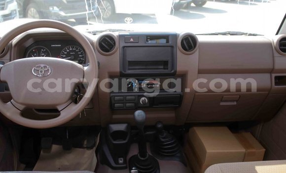 Nunua Imported Toyota Land Cruiser Beige Gari ndani ya Import - Dubai nchini Malawi Nunua Imported Toyota Land Cruiser Beige Gari ndani ya Import - Dubai nchini Malawi