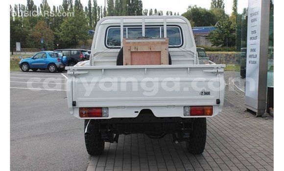 Buy Import Toyota Land Cruiser White Car in Import - Dubai in Malawi Buy Import Toyota Land Cruiser White Car in Import - Dubai in Malawi