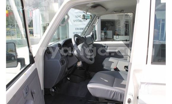 Buy Import Toyota Land Cruiser White Car in Import - Dubai in Malawi Buy Import Toyota Land Cruiser White Car in Import - Dubai in Malawi