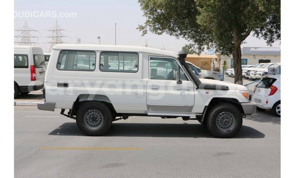 Buy Import Toyota Land Cruiser White Car in Import - Dubai in Malawi Buy Import Toyota Land Cruiser White Car in Import - Dubai in Malawi