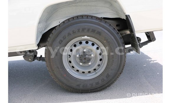 Buy Import Toyota Land Cruiser White Car in Import - Dubai in Malawi Buy Import Toyota Land Cruiser White Car in Import - Dubai in Malawi