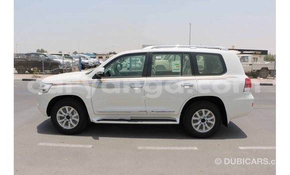Buy Import Toyota Land Cruiser White Car in Import - Dubai in Malawi Buy Import Toyota Land Cruiser White Car in Import - Dubai in Malawi