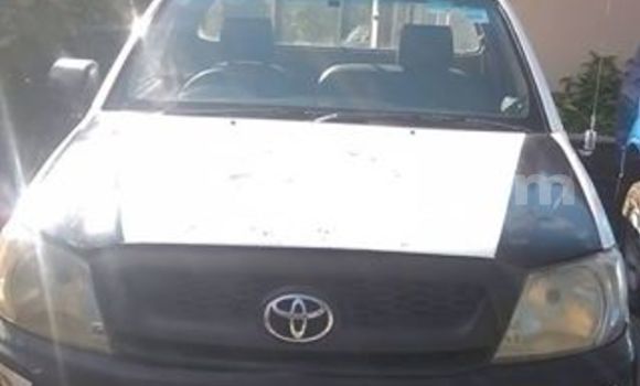 Buy Used Toyota Hilux White Car in Limbe in Malawi Buy Used Toyota Hilux White Car in Limbe in Malawi