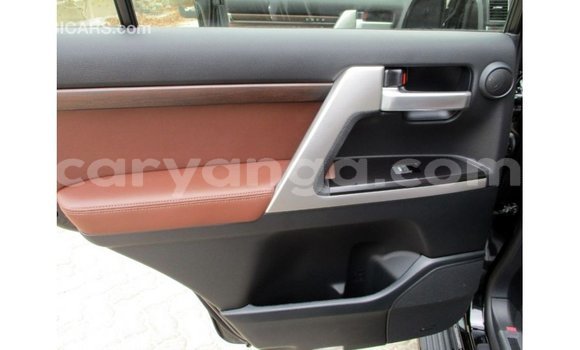 Acheter Import Voiture Toyota Land Cruiser Noir à Import - Dubai, Malawi Acheter Import Voiture Toyota Land Cruiser Noir à Import - Dubai, Malawi