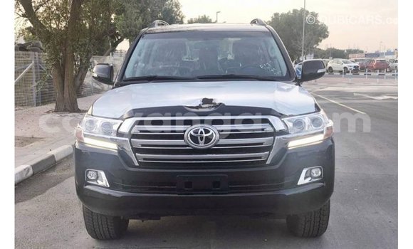 Acheter Import Voiture Toyota Land Cruiser Noir à Import - Dubai, Malawi Acheter Import Voiture Toyota Land Cruiser Noir à Import - Dubai, Malawi