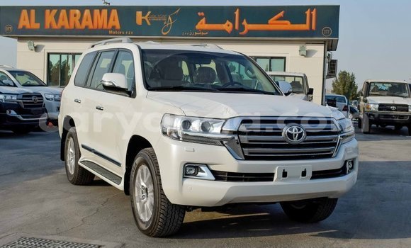 Buy Import Toyota Land Cruiser White Car in Import - Dubai in Malawi Buy Import Toyota Land Cruiser White Car in Import - Dubai in Malawi