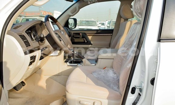 Buy Import Toyota Land Cruiser White Car in Import - Dubai in Malawi Buy Import Toyota Land Cruiser White Car in Import - Dubai in Malawi
