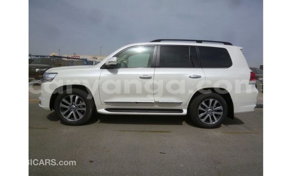 Buy Import Toyota Land Cruiser White Car in Import - Dubai in Malawi Buy Import Toyota Land Cruiser White Car in Import - Dubai in Malawi