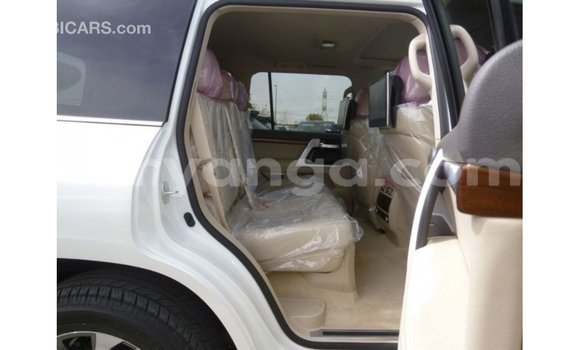 Buy Import Toyota Land Cruiser White Car in Import - Dubai in Malawi Buy Import Toyota Land Cruiser White Car in Import - Dubai in Malawi