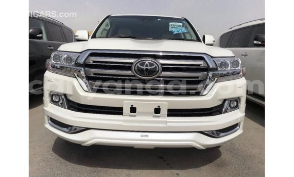Acheter Import Voiture Toyota Land Cruiser Blanc à Import - Dubai, Malawi Acheter Import Voiture Toyota Land Cruiser Blanc à Import - Dubai, Malawi