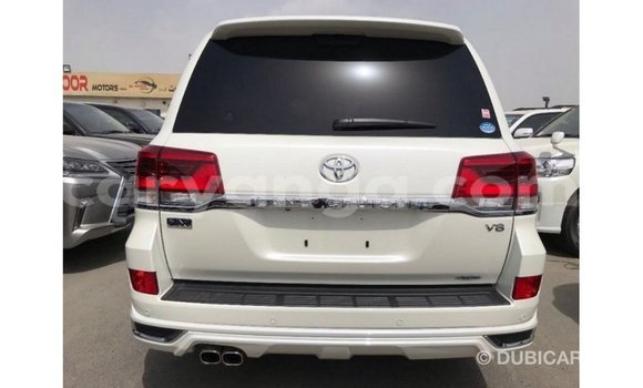 Acheter Import Voiture Toyota Land Cruiser Blanc à Import - Dubai, Malawi Acheter Import Voiture Toyota Land Cruiser Blanc à Import - Dubai, Malawi