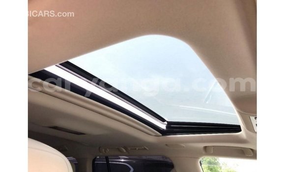 Acheter Import Voiture Toyota Land Cruiser Blanc à Import - Dubai, Malawi Acheter Import Voiture Toyota Land Cruiser Blanc à Import - Dubai, Malawi