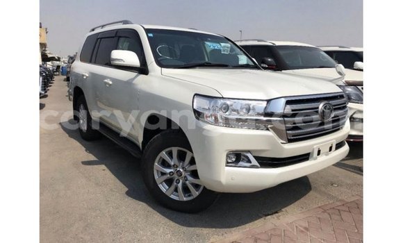 Nunua Imported Toyota Land Cruiser White Gari ndani ya Import - Dubai nchini Malawi Nunua Imported Toyota Land Cruiser White Gari ndani ya Import - Dubai nchini Malawi