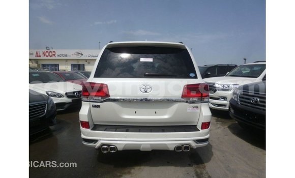Buy Import Toyota Land Cruiser White Car in Import - Dubai in Malawi Buy Import Toyota Land Cruiser White Car in Import - Dubai in Malawi