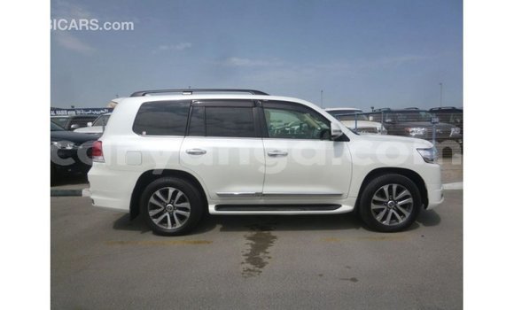 Buy Import Toyota Land Cruiser White Car in Import - Dubai in Malawi Buy Import Toyota Land Cruiser White Car in Import - Dubai in Malawi