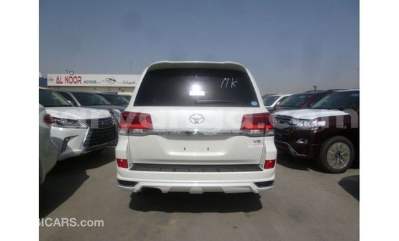 Buy Import Toyota Land Cruiser White Car in Import - Dubai in Malawi Buy Import Toyota Land Cruiser White Car in Import - Dubai in Malawi