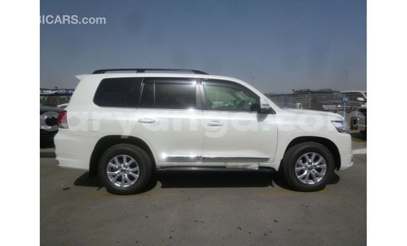 Buy Import Toyota Land Cruiser White Car in Import - Dubai in Malawi Buy Import Toyota Land Cruiser White Car in Import - Dubai in Malawi