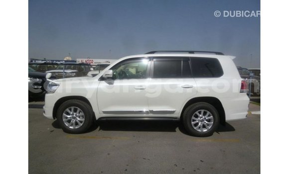 Buy Import Toyota Land Cruiser White Car in Import - Dubai in Malawi Buy Import Toyota Land Cruiser White Car in Import - Dubai in Malawi