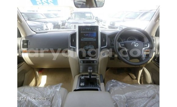 Buy Import Toyota Land Cruiser White Car in Import - Dubai in Malawi Buy Import Toyota Land Cruiser White Car in Import - Dubai in Malawi