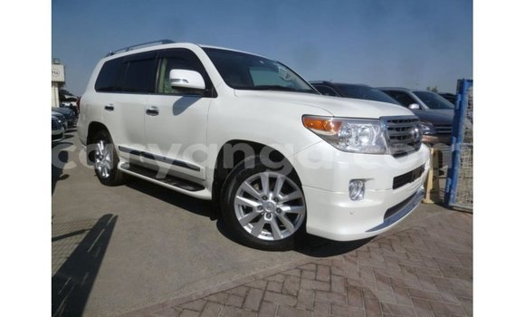 Buy Import Toyota Land Cruiser White Car in Import - Dubai in Malawi Buy Import Toyota Land Cruiser White Car in Import - Dubai in Malawi