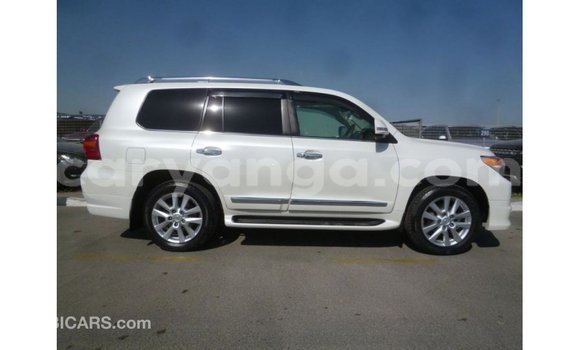 Buy Import Toyota Land Cruiser White Car in Import - Dubai in Malawi Buy Import Toyota Land Cruiser White Car in Import - Dubai in Malawi