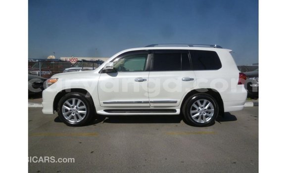 Buy Import Toyota Land Cruiser White Car in Import - Dubai in Malawi Buy Import Toyota Land Cruiser White Car in Import - Dubai in Malawi