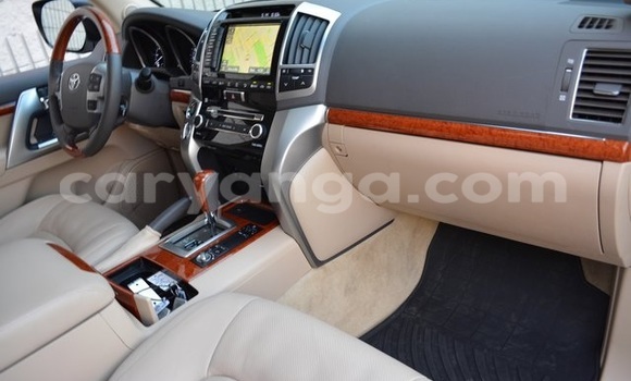 Buy Used Toyota Land Cruiser White Car in Limbe in Malawi Buy Used Toyota Land Cruiser White Car in Limbe in Malawi
