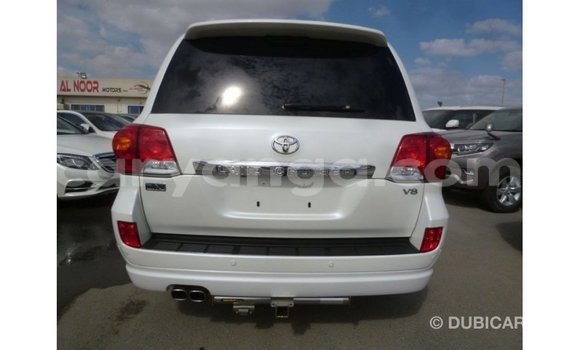 Buy Import Toyota Land Cruiser White Car in Import - Dubai in Malawi Buy Import Toyota Land Cruiser White Car in Import - Dubai in Malawi