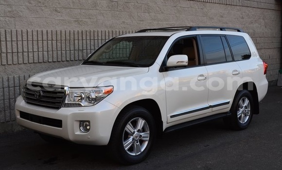 Buy Used Toyota Land Cruiser White Car in Limbe in Malawi Buy Used Toyota Land Cruiser White Car in Limbe in Malawi